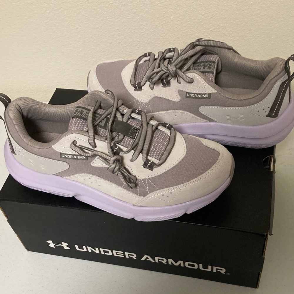 Under Armour Women's Running Shoes Charges Verssert 2, Size 8.5 - Picture 2 of 6